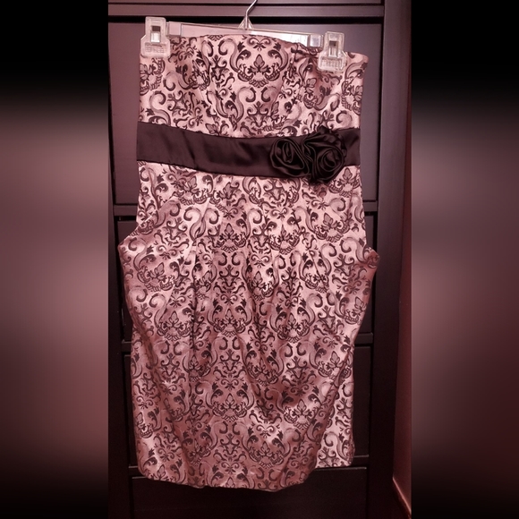 Dress - Picture 2 of 6